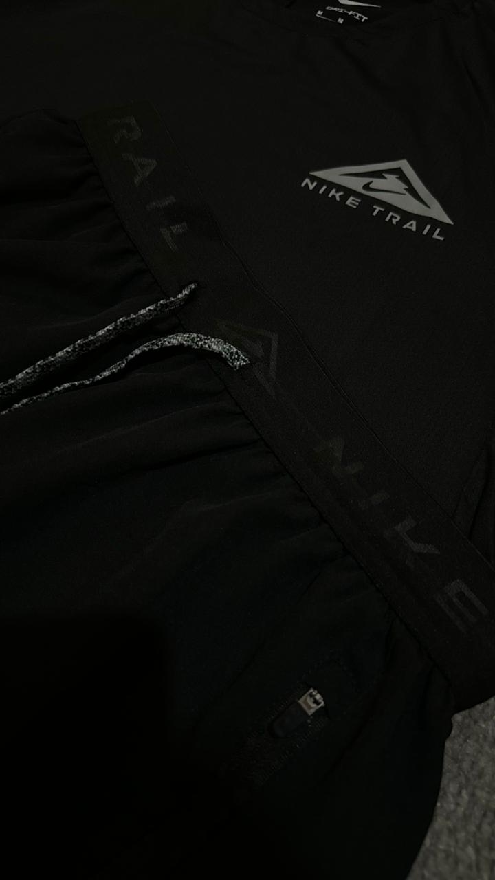 Ensemble Nike Trail Black