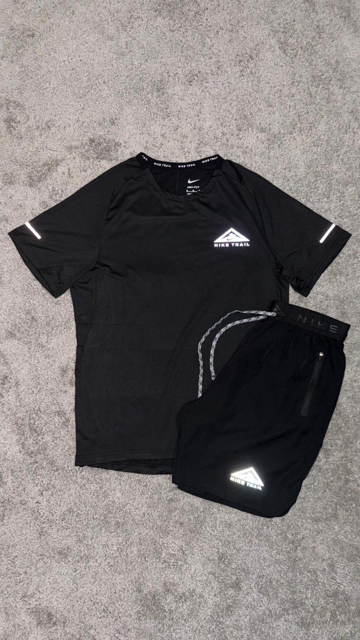 Ensemble Nike Trail Black